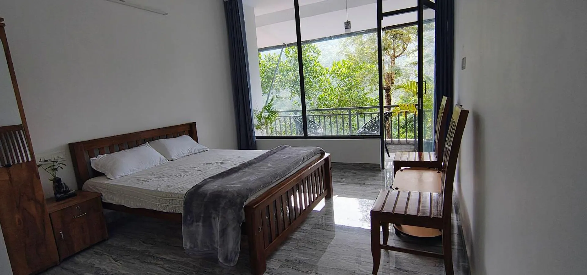 Gmsquare Apartment Thekkady Homestay